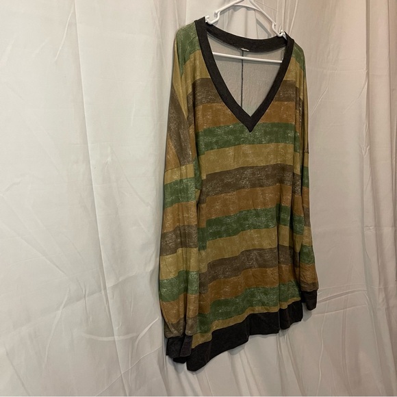 Sew In Love Women’s Distressed Striped Long Sleeve V-Neck Top Plus Size 2Xl - Picture 6 of 11